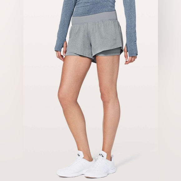 Lululemon Seamless Moves Short 2.5” Magnet Grey , size 4 - Picture 9 of 9